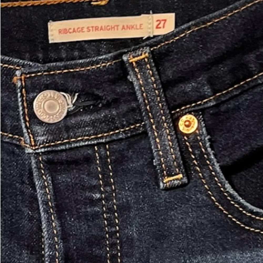 Levi’s Women SZ 27 Ribcage Straight Ankle Distresses High Wasted Dark Wash Jeans - Picture 4 of 7